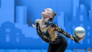 aa q karika polina ukr ph simone ferraro sfa03349 copia